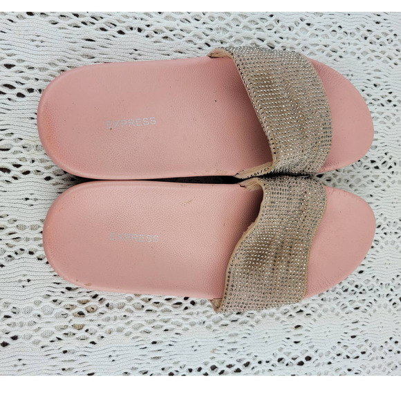 Express Pink Faux Diamond Studded Slides Sandals Flip Flops Women's 7.5 or 8 - Picture 5 of 9
